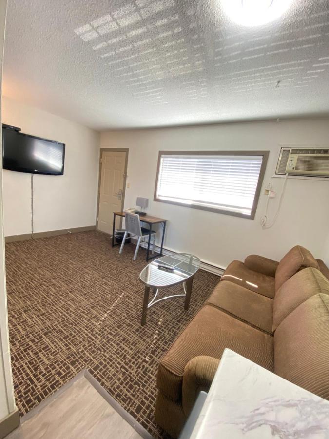 Super 8 By Wyndham Penticton 모텔 외부 사진
