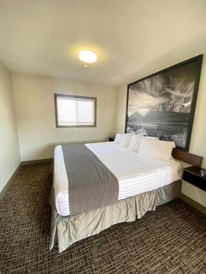 Super 8 By Wyndham Penticton 모텔 외부 사진