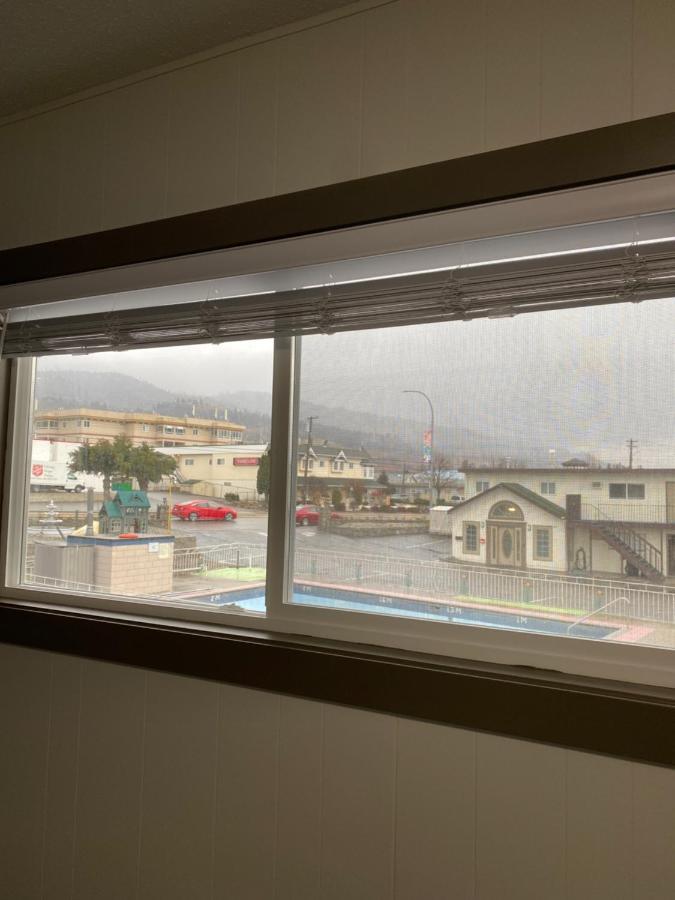 Super 8 By Wyndham Penticton 모텔 외부 사진