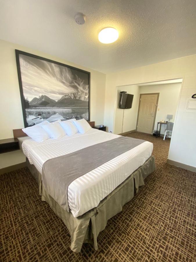 Super 8 By Wyndham Penticton 모텔 외부 사진