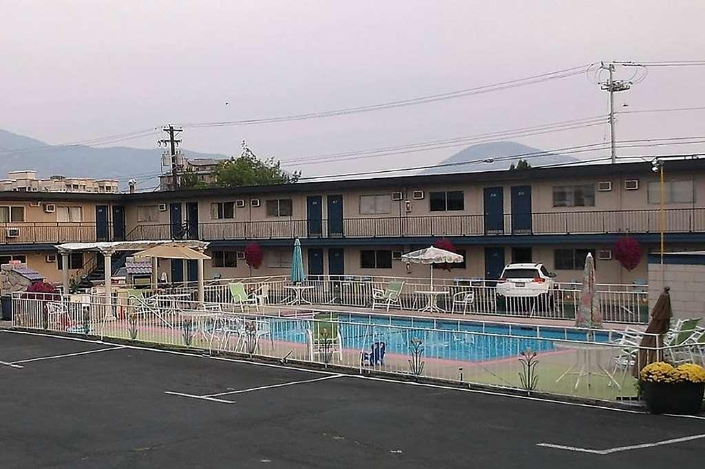 Super 8 By Wyndham Penticton 모텔 외부 사진